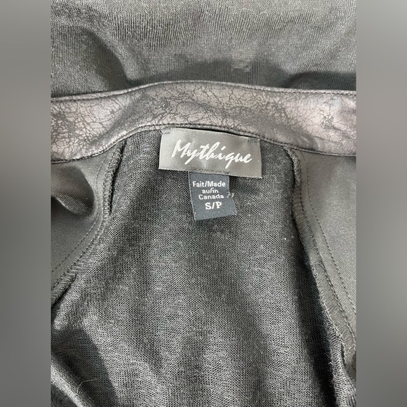 Funky Black Full Zip Vest Womens Size Small Mythique Made in Canada - Picture 5 of 9